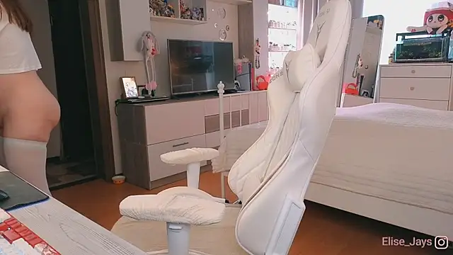 elisejays online show from October 2025 11:39:02 AM