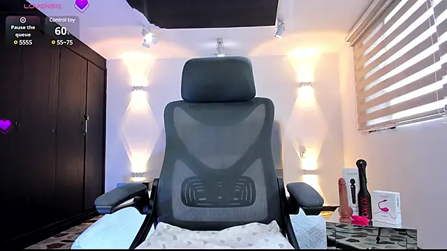 AnaRuiz online show from January 2025 12:13:01 PM