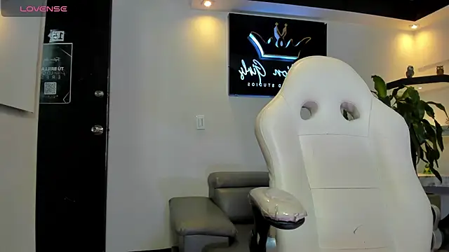 AnaRuiz online show from September 2025 01:47:01 PM