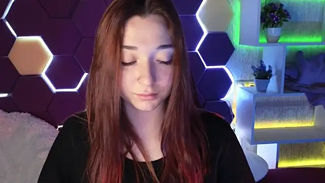 Snapshot of YasmineWest chatting on December 2024 01:14:01 AM YasmineWest online show from December 2024 01:14:01 AM