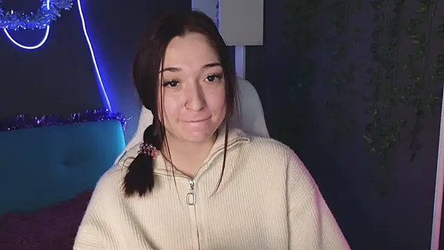 Snapshot of YasmineWest chatting on December 2024 04:05:02 AM YasmineWest online show from December 2024 04:05:02 AM