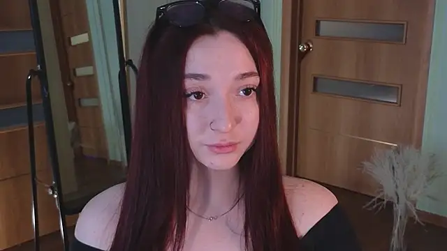 Snapshot of YasmineWest chatting on January 2025 09:24:01 AM YasmineWest online show from January 2025 09:24:01 AM