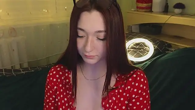 Snapshot of YasmineWest chatting on January 2025 04:33:01 PM YasmineWest online show from January 2025 04:33:01 PM