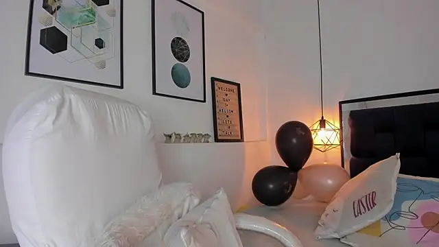 amysc online show from October 2025 01:34:01 PM