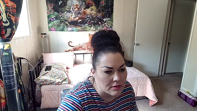 Snapshot of fatfabulous1981 chatting on February 2025 08:31:01 PM fatfabulous1981 online show from February 2025 08:31:01 PM