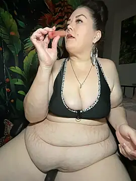 Snapshot of fatfabulous1981 chatting on March 2025 06:05:02 AM fatfabulous1981 online show from March 2025 06:05:02 AM