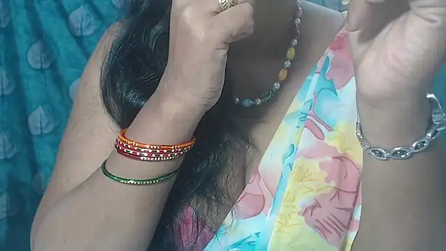 Sophia your online show from October 2025 05:05:01 AM