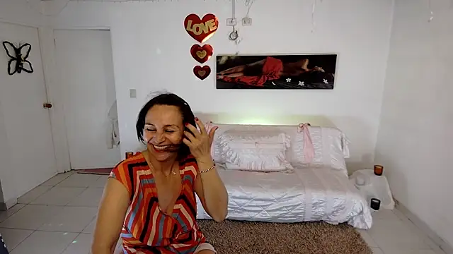 lollita 23  online show from April 2026 08:33:02 PM