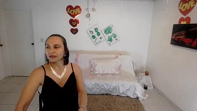 lollita 23  online show from April 2026 06:58:01 PM