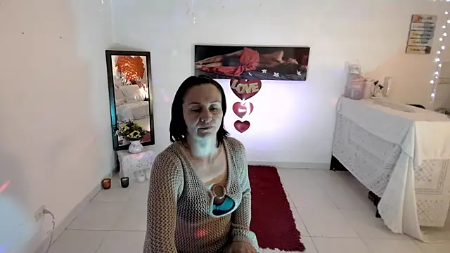 lollita 23  online show from June 2026 07:15:01 PM