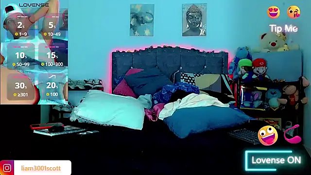 Liamscott  online show from November 2025 10:53:02 PM