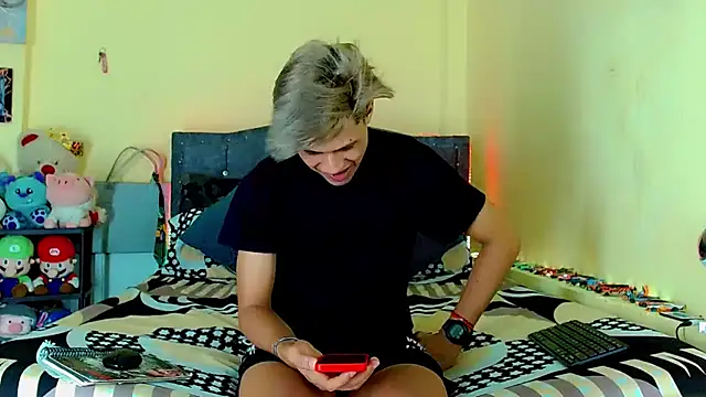 Liamscott  online show from April 2026 10:34:02 PM