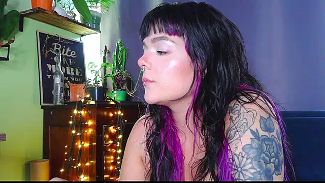 Snapshot of purple_em69 chatting on June 2026 09:21:02 PM purple em69 online show from June 2026 09:21:02 PM