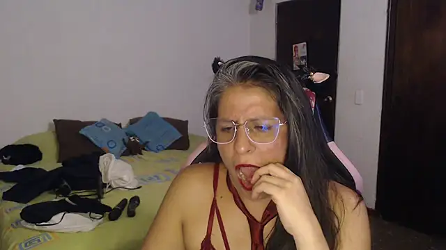 LucifernandaSw online show from May 2026 05:03:02 AM