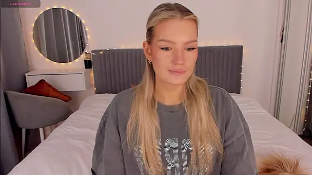 Snapshot of CassieRayss chatting on February 2026 02:54:01 PM CassieRayss online show from February 2026 02:54:01 PM