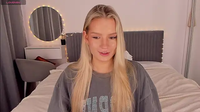 Snapshot of CassieRayss chatting on February 2026 12:56:01 PM CassieRayss online show from February 2026 12:56:01 PM