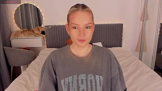 Snapshot of CassieRayss chatting on February 2026 11:41:01 AM CassieRayss online show from February 2026 11:41:01 AM