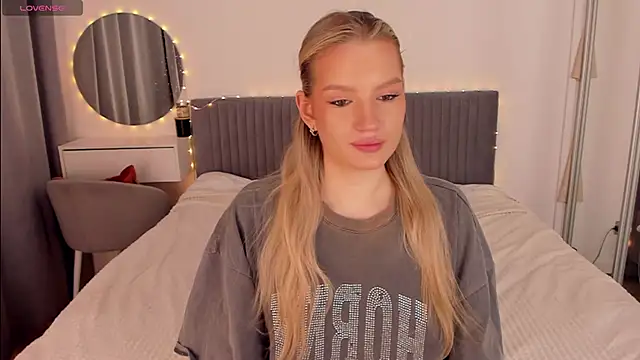 Snapshot of CassieRayss chatting on March 2026 10:39:01 AM CassieRayss online show from March 2026 10:39:01 AM