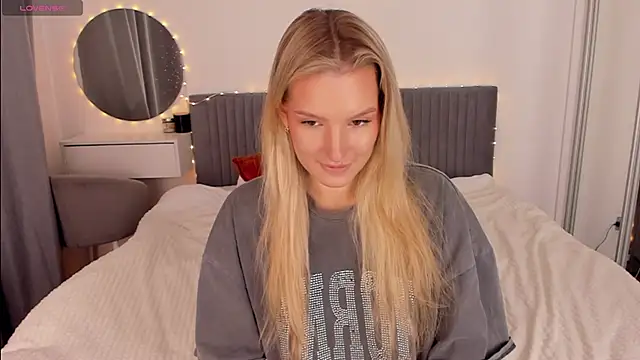 Snapshot of CassieRayss chatting on March 2026 08:07:01 AM CassieRayss online show from March 2026 08:07:01 AM