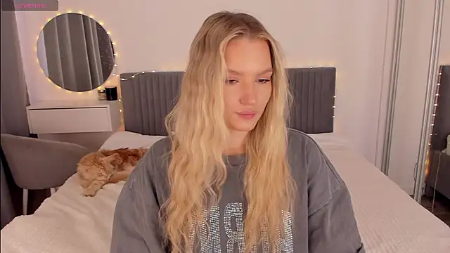 Snapshot of CassieRayss chatting on March 2026 10:42:01 AM CassieRayss online show from March 2026 10:42:01 AM