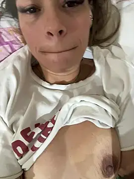 Snapshot of loiracps chatting on March 2026 05:02:01 PM loiracps online show from March 2026 05:02:01 PM