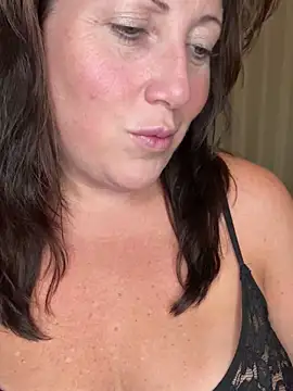 Snapshot of xsexycurvymilf chatting on December 2024 07:06:01 PM xsexycurvymilf online show from December 2024 07:06:01 PM