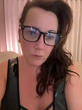 Snapshot of xsexycurvymilf chatting on January 2025 07:10:01 PM xsexycurvymilf online show from January 2025 07:10:01 PM