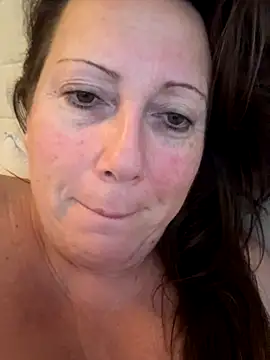 Snapshot of xsexycurvymilf chatting on November 2025 08:16:02 AM xsexycurvymilf online show from November 2025 08:16:02 AM