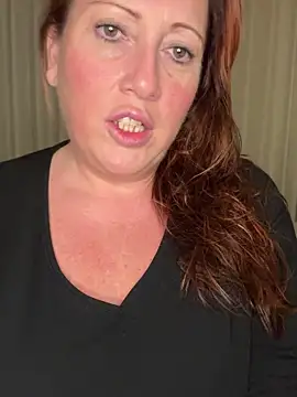 Snapshot of xsexycurvymilf chatting on December 2025 03:31:01 PM xsexycurvymilf online show from December 2025 03:31:01 PM