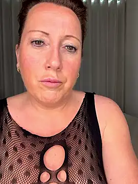 Snapshot of xsexycurvymilf chatting on March 2026 03:05:01 PM xsexycurvymilf online show from March 2026 03:05:01 PM