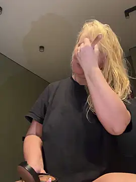 EmmaInLove23 online show from November 2025 02:21:01 AM