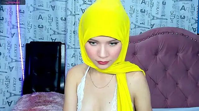 Snapshot of hanaa_18 chatting on December 2024 02:36:02 AM hanaa 18 online show from December 2024 02:36:02 AM