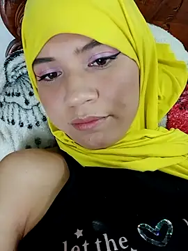 Snapshot of hanaa_18 chatting on February 2025 01:05:01 PM hanaa 18 online show from February 2025 01:05:01 PM