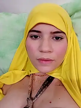Snapshot of hanaa_18 chatting on February 2025 06:52:01 PM hanaa 18 online show from February 2025 06:52:01 PM