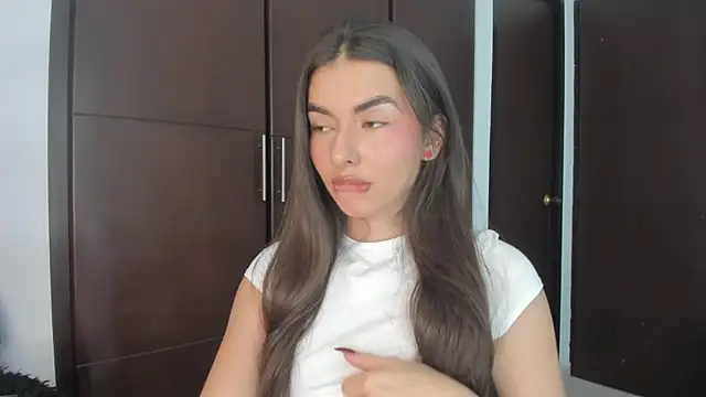 Coralinee 01 online show from January 2025 11:56:01 PM