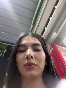 Snapshot of Coralinee_01 chatting on February 2026 11:35:01 PM Coralinee 01 online show from February 2026 11:35:01 PM