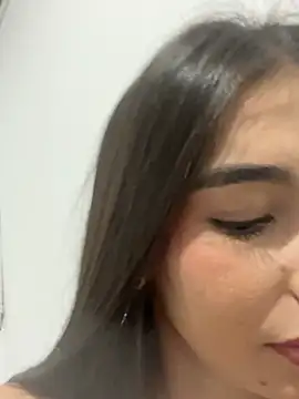 Snapshot of Coralinee_01 chatting on February 2026 12:22:02 AM Coralinee 01 online show from February 2026 12:22:02 AM