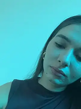Coralinee 01 online show from May 2026 05:09:01 PM