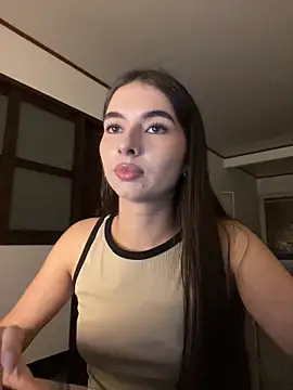 Coralinee 01 online show from May 2026 12:59:01 AM