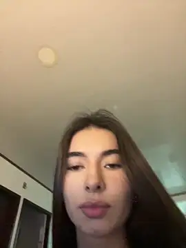 Coralinee 01 online show from May 2026 11:12:01 PM