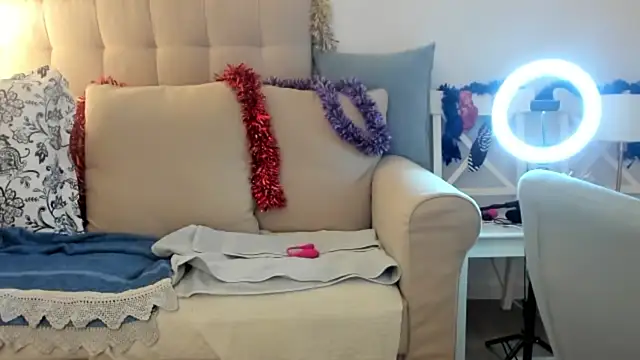 Snapshot of emmita69_ chatting on December 2024 06:31:02 PM emmita69 online show from December 2024 06:31:02 PM