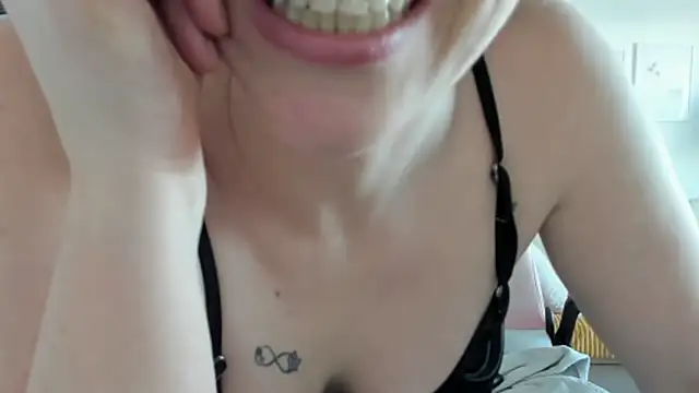 Snapshot of emmita69_ chatting on January 2025 09:55:02 AM emmita69 online show from January 2025 09:55:02 AM