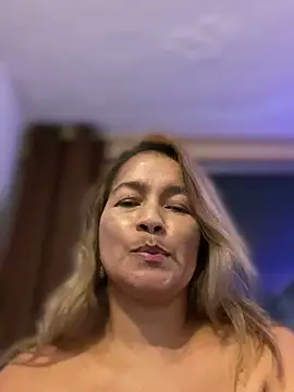 Snapshot of Jlo_69 chatting on February 2025 04:37:01 AM Jlo 69 online show from February 2025 04:37:01 AM