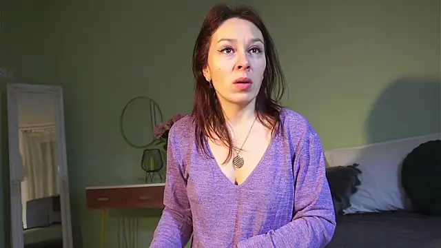 Snapshot of HaileyMoonn chatting on February 2025 04:18:02 AM HaileyMoonn online show from February 2025 04:18:02 AM