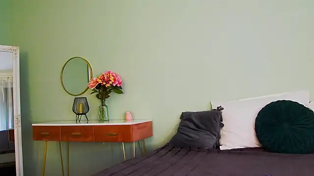 Snapshot of HaileyMoonn chatting on February 2025 04:20:01 AM HaileyMoonn online show from February 2025 04:20:01 AM