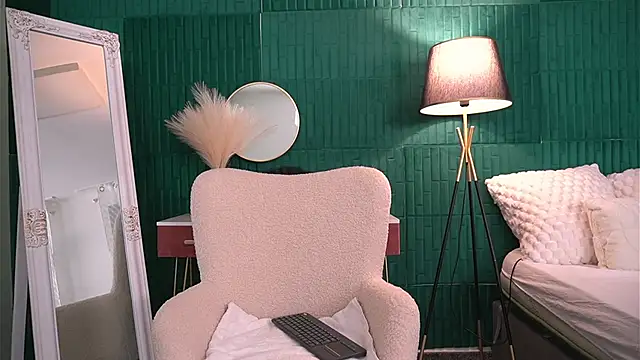 Snapshot of HaileyMoonn chatting on November 2025 03:40:02 AM HaileyMoonn online show from November 2025 03:40:02 AM