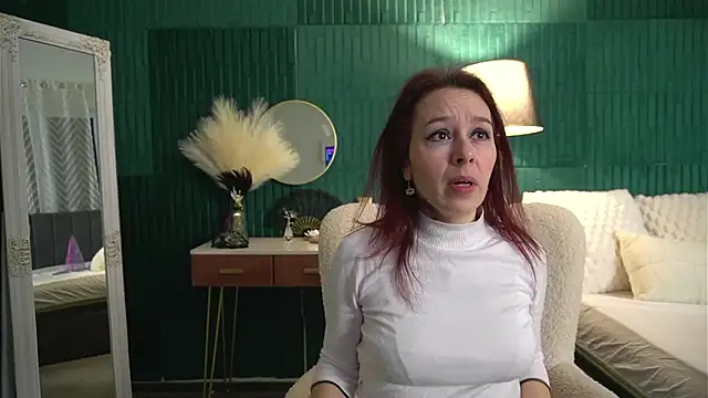 Snapshot of HaileyMoonn chatting on March 2026 04:19:01 AM HaileyMoonn online show from March 2026 04:19:01 AM