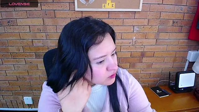 Snapshot of dannarossy_ chatting on February 2025 01:24:01 PM dannarossy online show from February 2025 01:24:01 PM