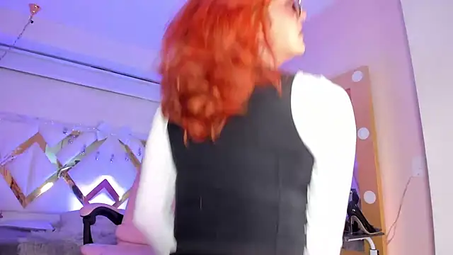 Juliana Saenzz online show from January 2025 11:56:01 AM