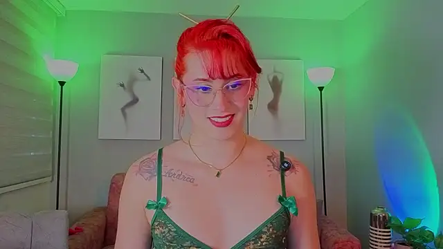 Juliana Saenzz online show from March 2026 10:35:02 PM